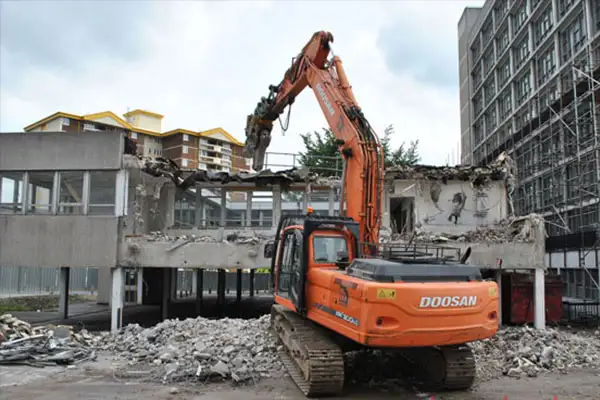 Quy trình phá dỡ nhà cũ chi tiết